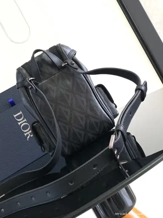 Tony Luxuries Hit The Road-17.55*18.5*9CM diro 0624